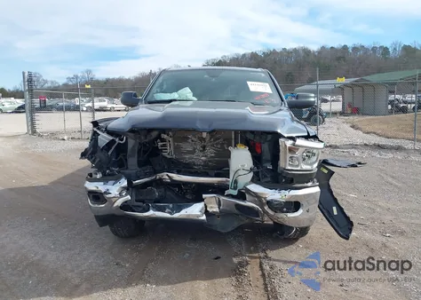 2021 Ram 1500 Big Horn 4X4 6'4 Box z USA, uszkodzony, nr VIN 1C6RRFBG4MN741276